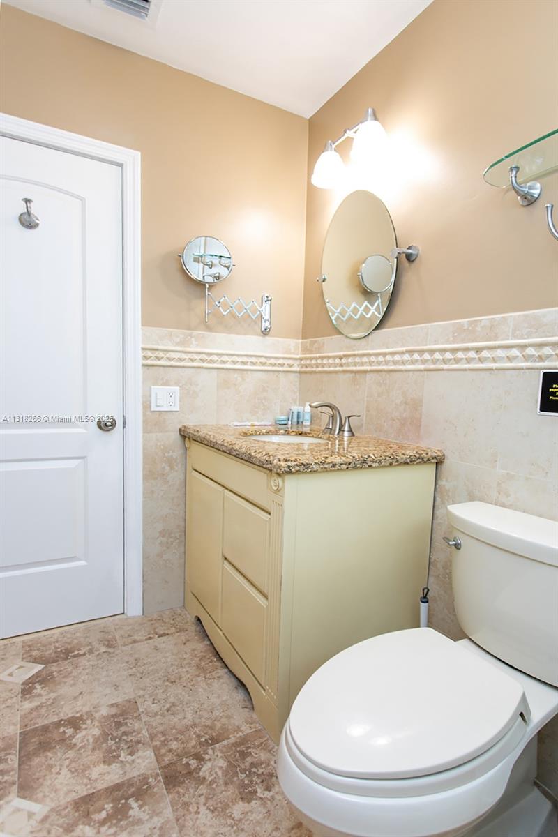 HOLLYWOOD GOLF ESTATES SE - Residential Lease