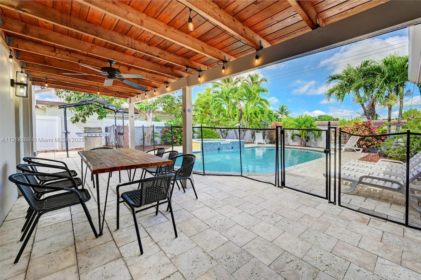 HOLLYWOOD GOLF ESTATES SE - Residential Lease