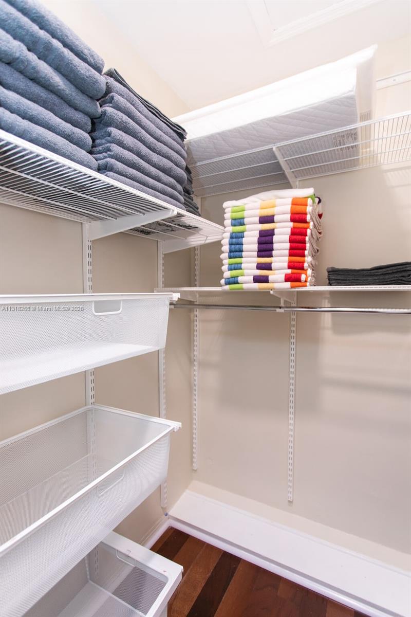 HOLLYWOOD GOLF ESTATES SE - Residential Lease