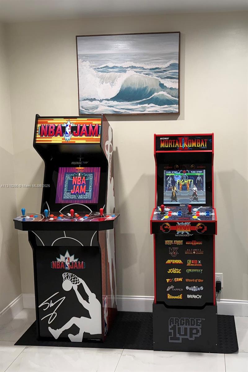 HOLLYWOOD GOLF ESTATES SE - Residential Lease