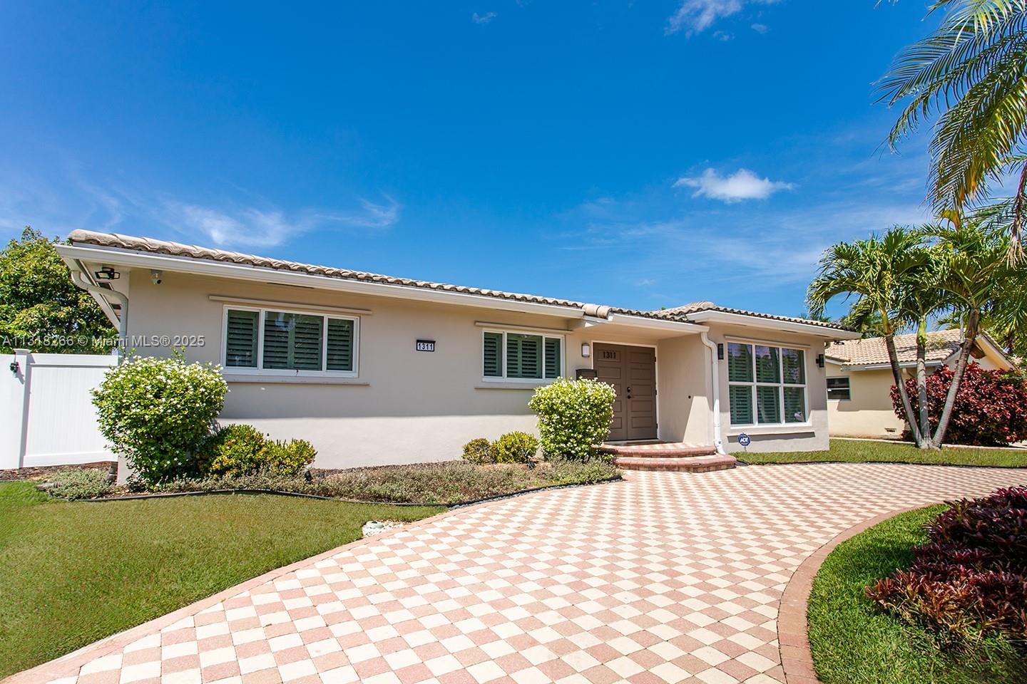 HOLLYWOOD GOLF ESTATES SE - Residential Lease