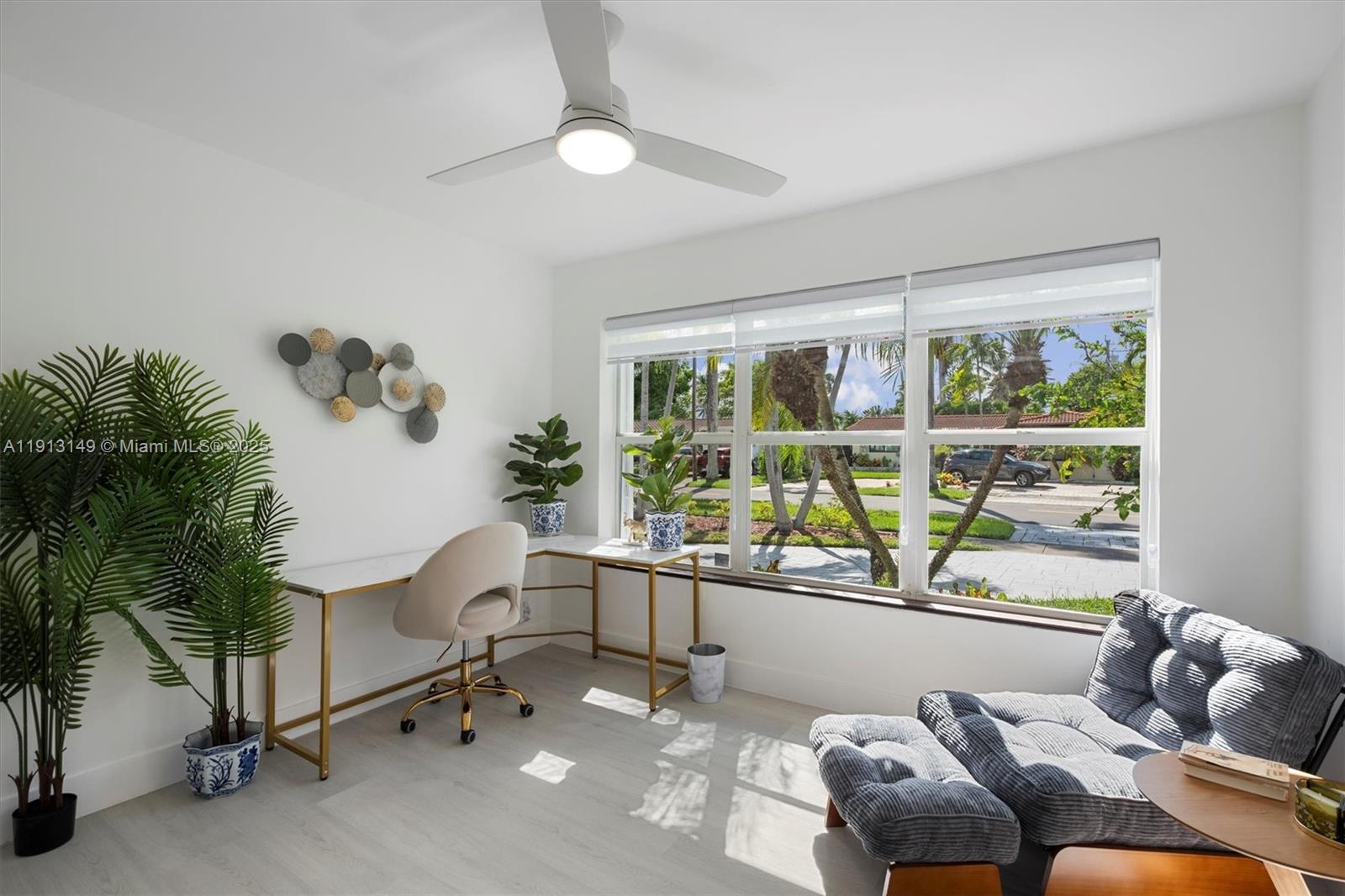 COUNTRY CLUB HOMES - Residential