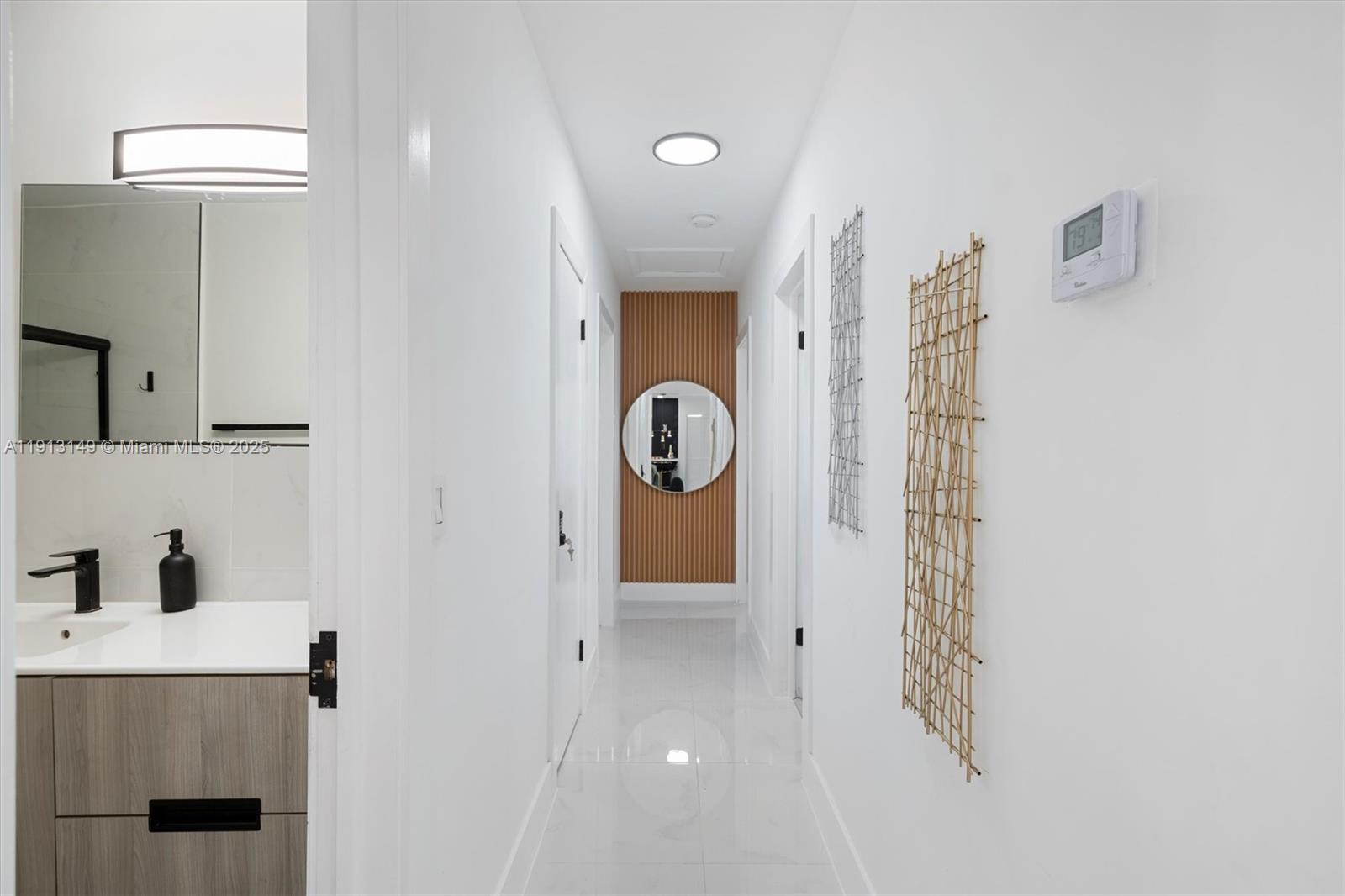 COUNTRY CLUB HOMES - Residential