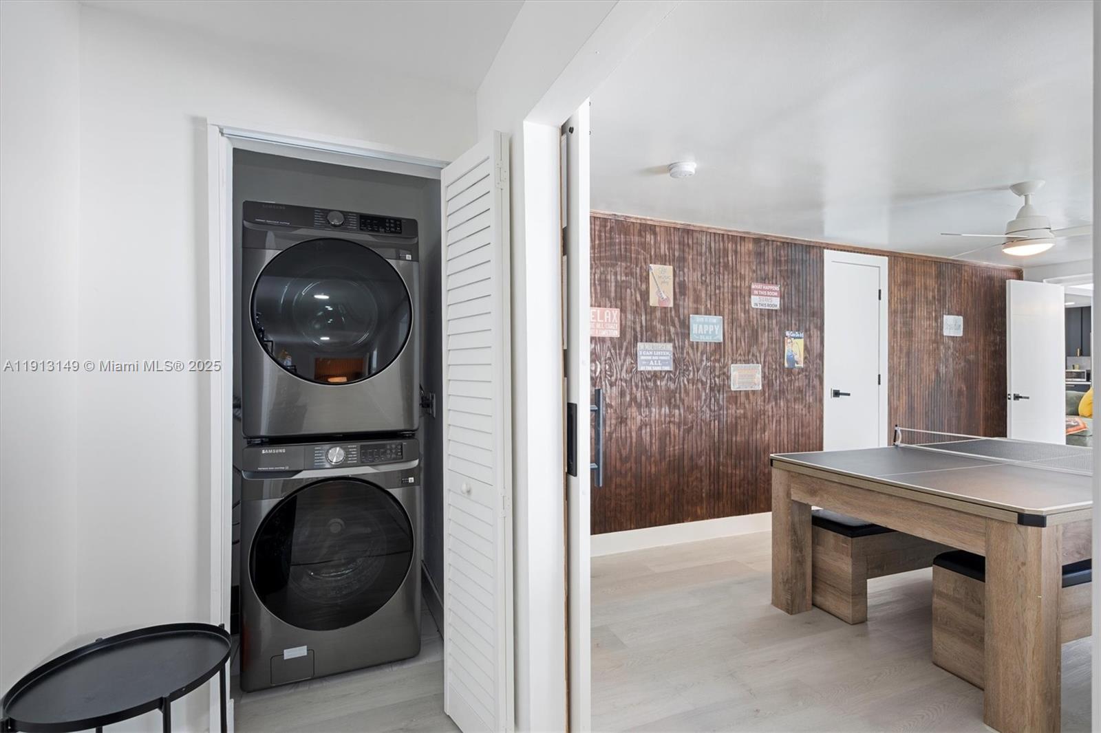 COUNTRY CLUB HOMES - Residential