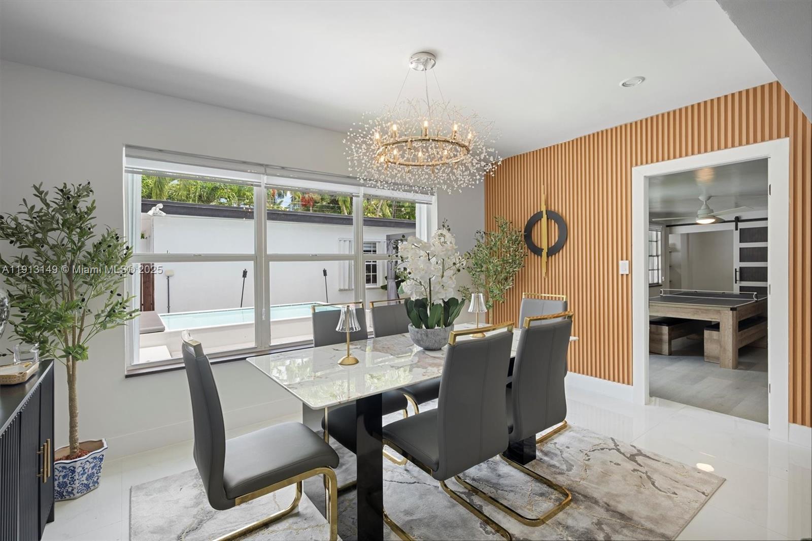 COUNTRY CLUB HOMES - Residential