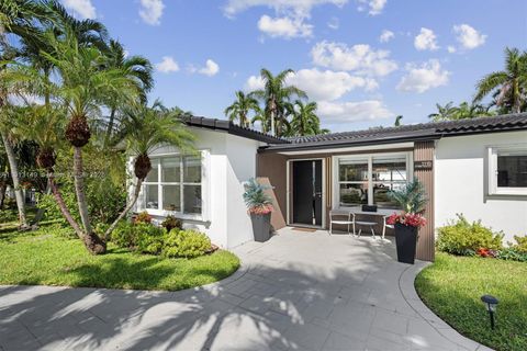 Photo of 1115 N 13th Ter, Hollywood, FL 33019 (MLS # A11913149)