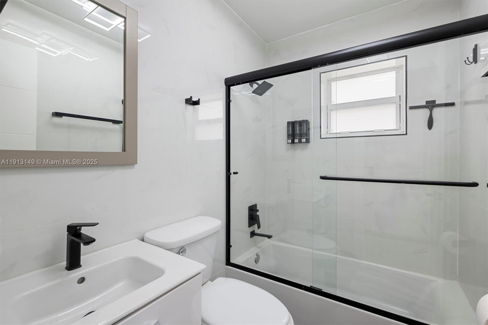 COUNTRY CLUB HOMES - Residential