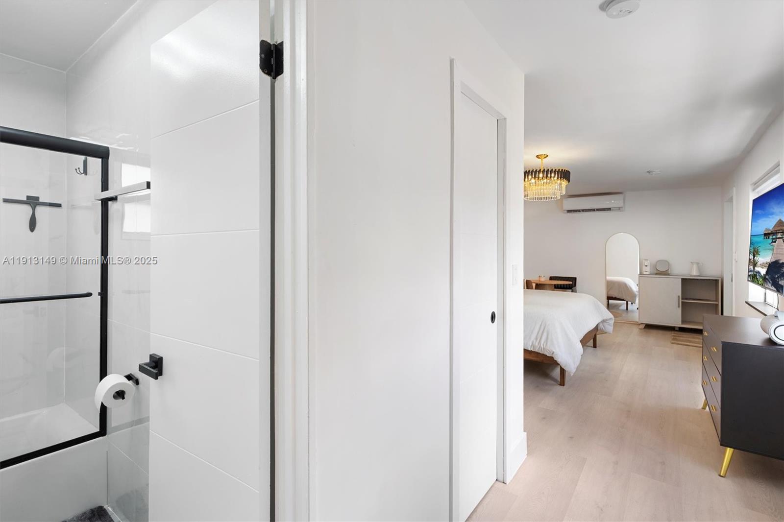 COUNTRY CLUB HOMES - Residential