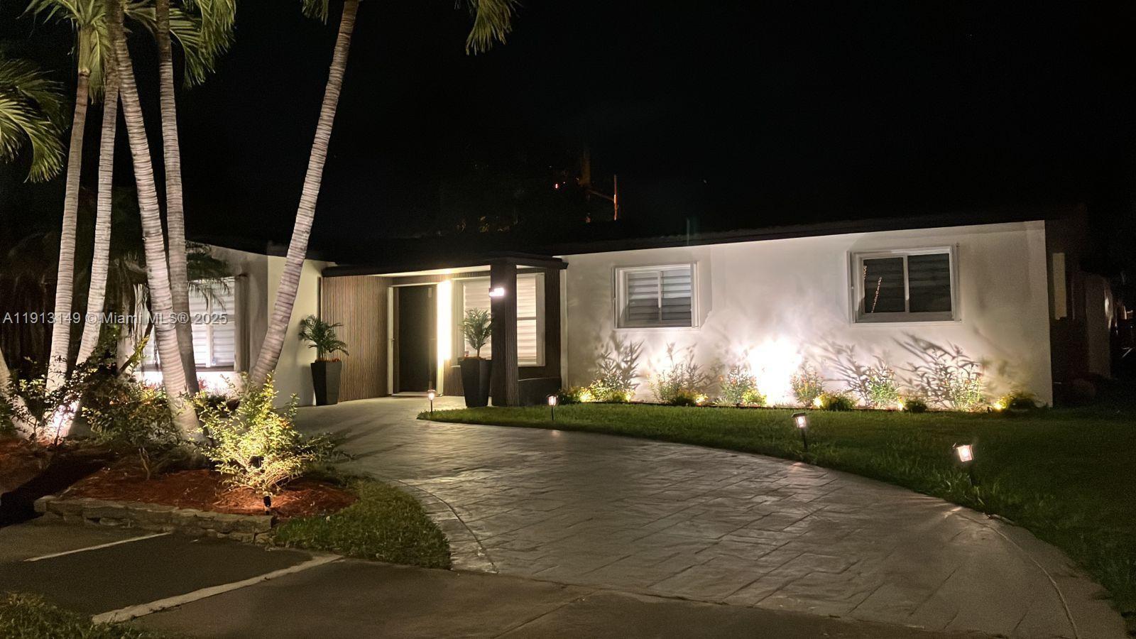 COUNTRY CLUB HOMES - Residential