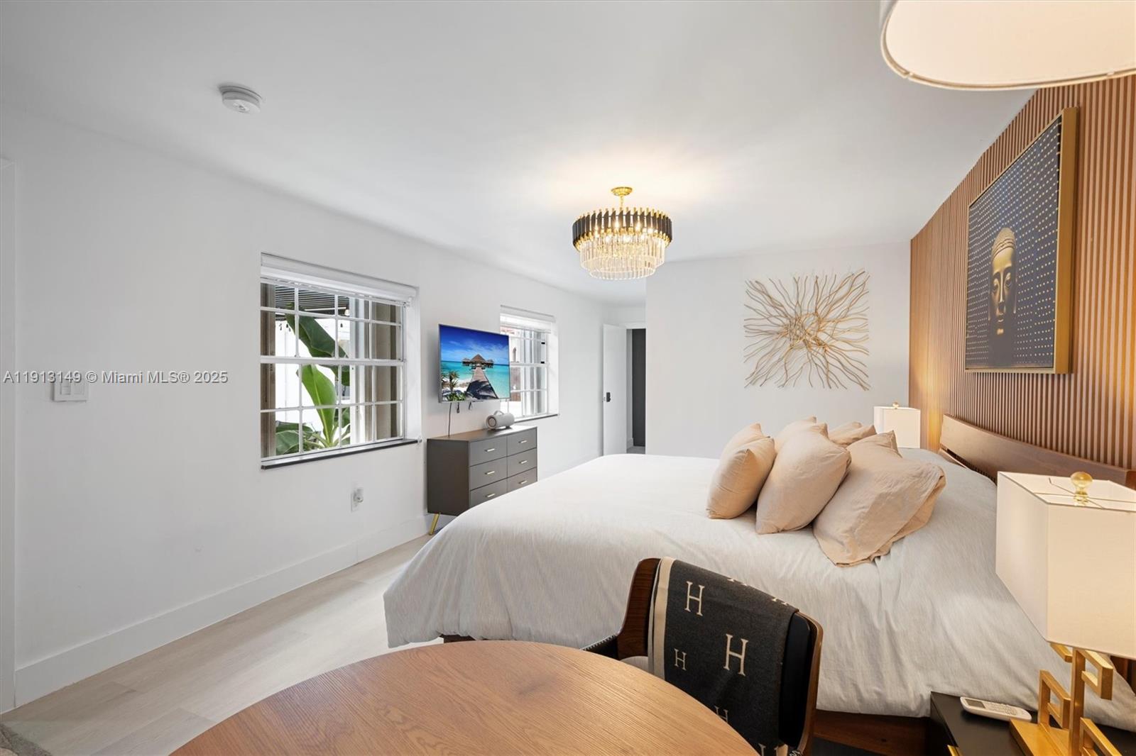 COUNTRY CLUB HOMES - Residential