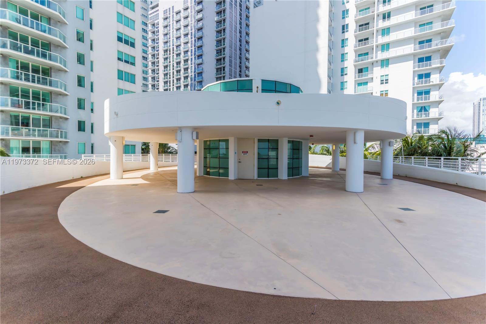 VIZCAYNE SOUTH CONDO - Residential