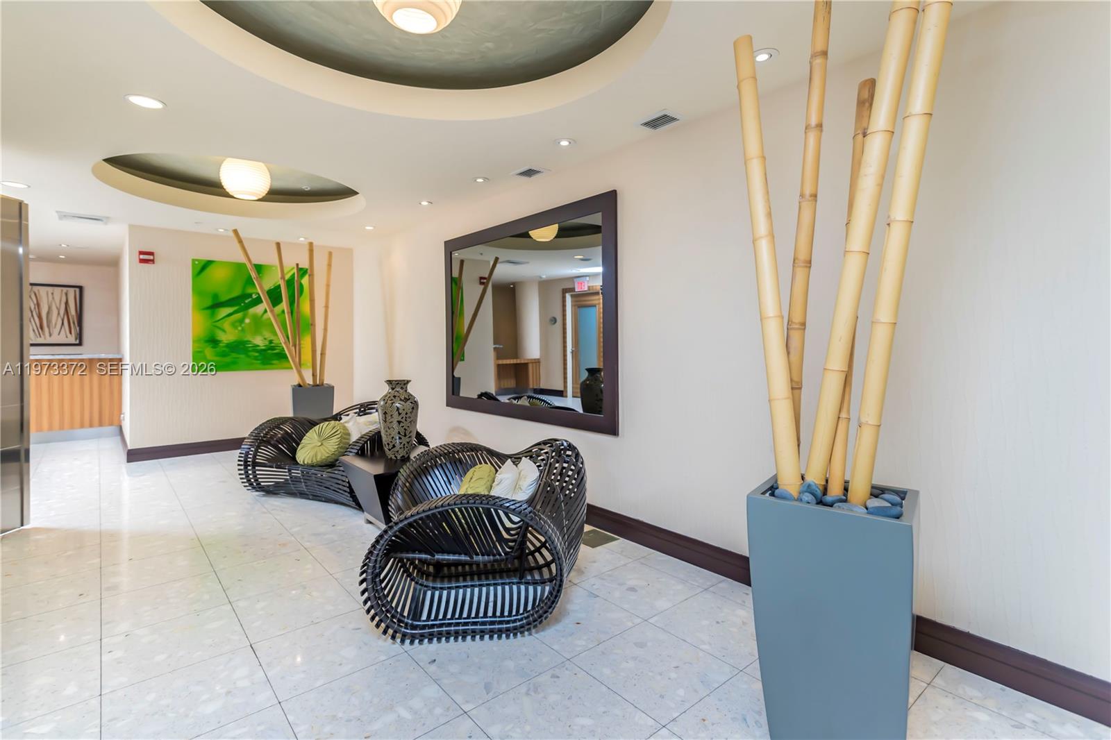 VIZCAYNE SOUTH CONDO - Residential