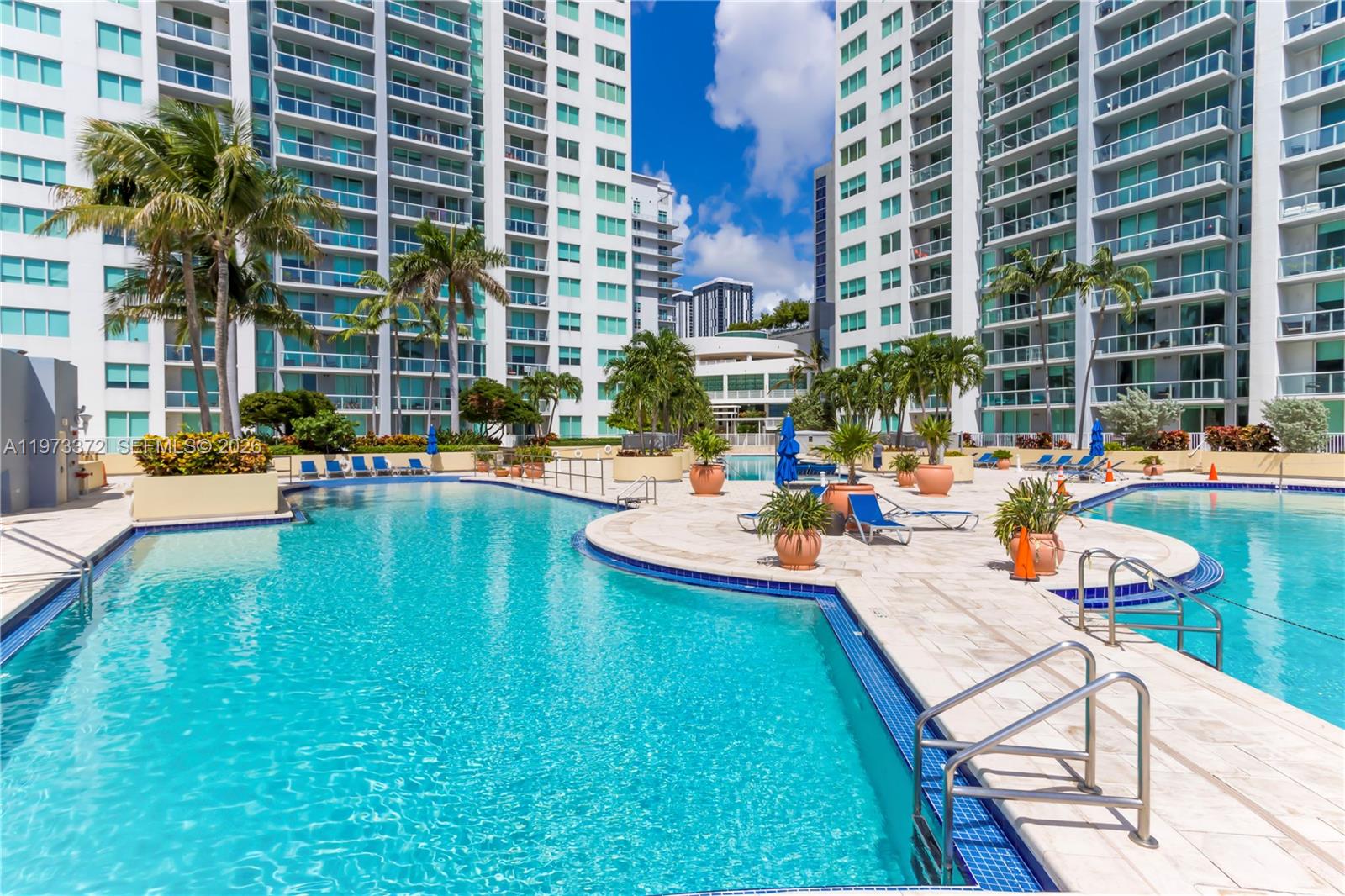 VIZCAYNE SOUTH CONDO - Residential