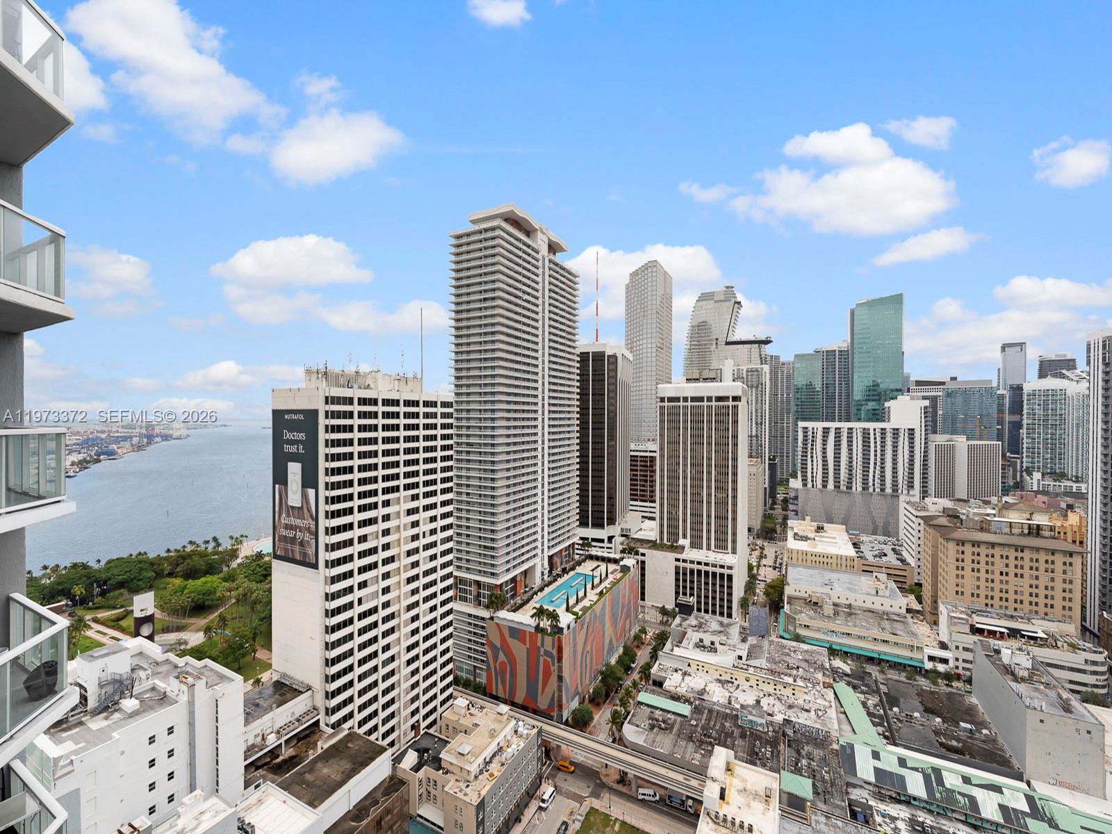 VIZCAYNE SOUTH CONDO - Residential