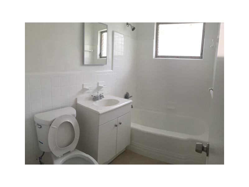 AIRPORT VISTA 18-21 B - Residential Lease