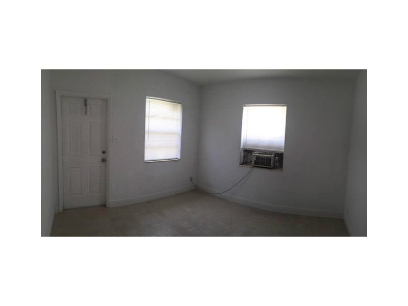 AIRPORT VISTA 18-21 B - Residential Lease