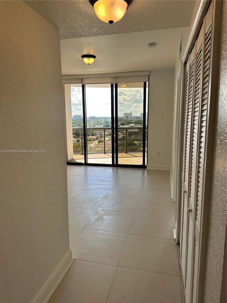 THE LUXOR RESIDENCES COND - Residential Lease