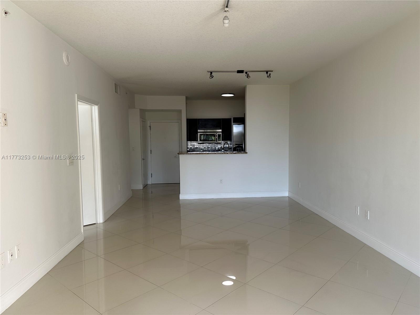 CITYPLACE SOUTH TOWER CON - Residential