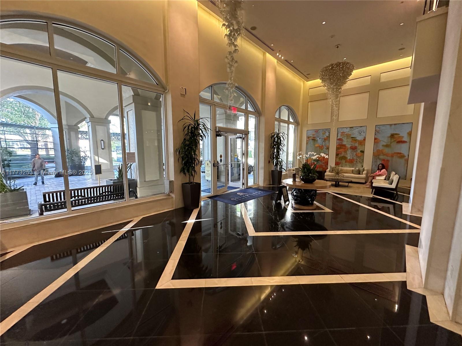 CITYPLACE SOUTH TOWER CON - Residential