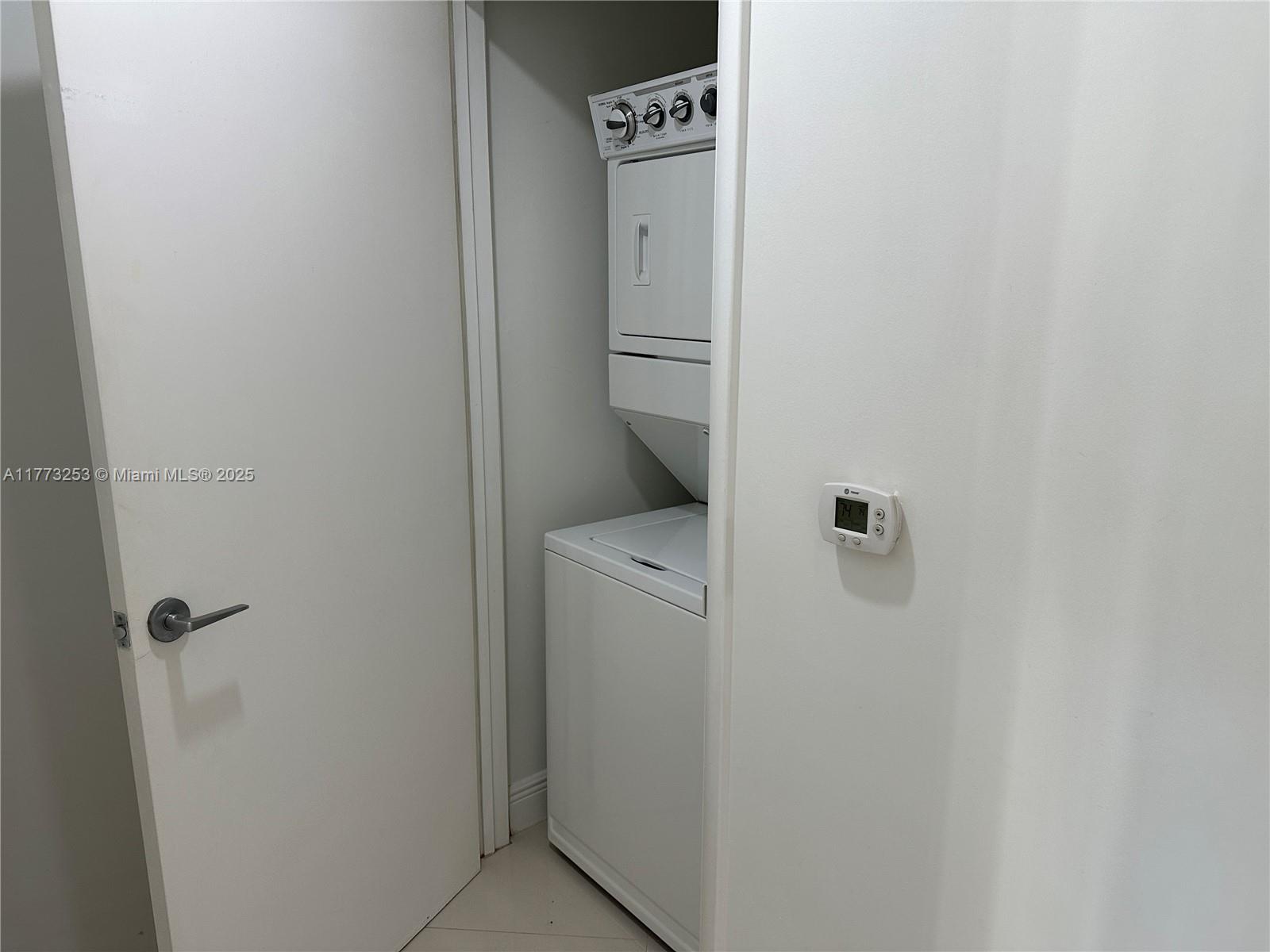 CITYPLACE SOUTH TOWER CON - Residential