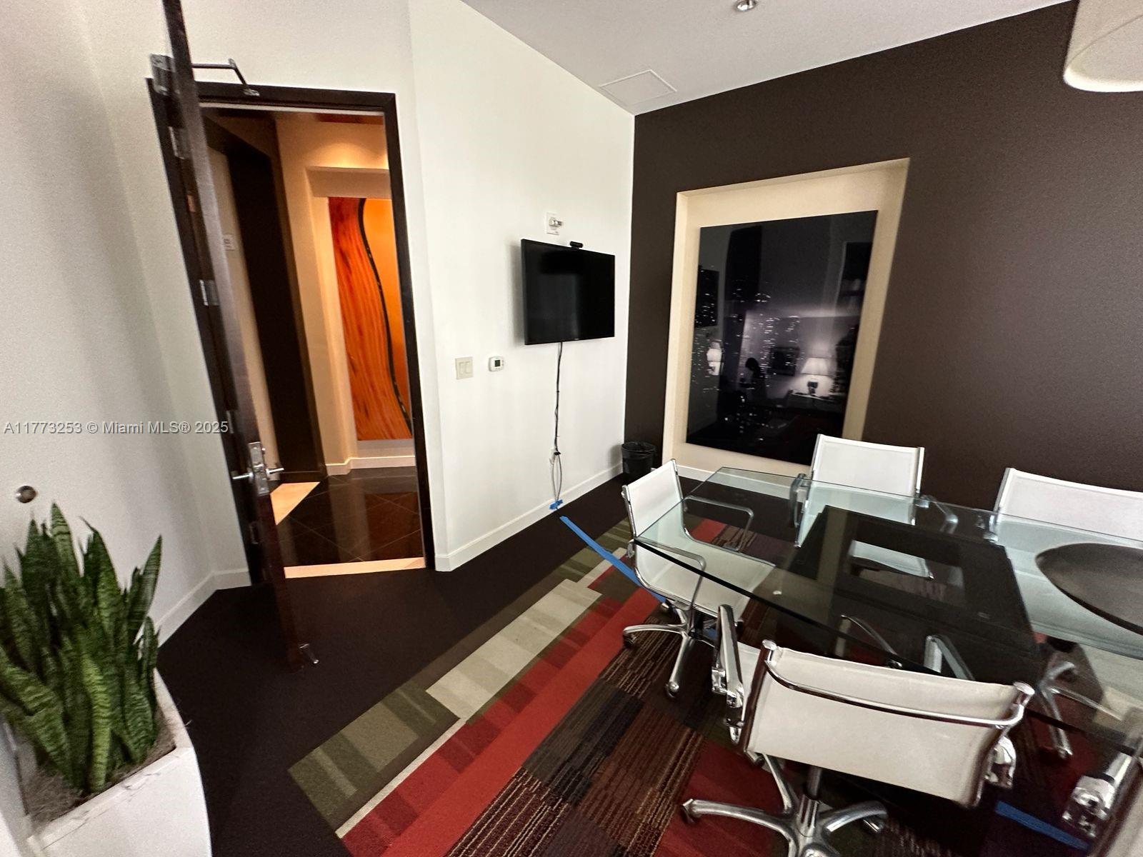 CITYPLACE SOUTH TOWER CON - Residential