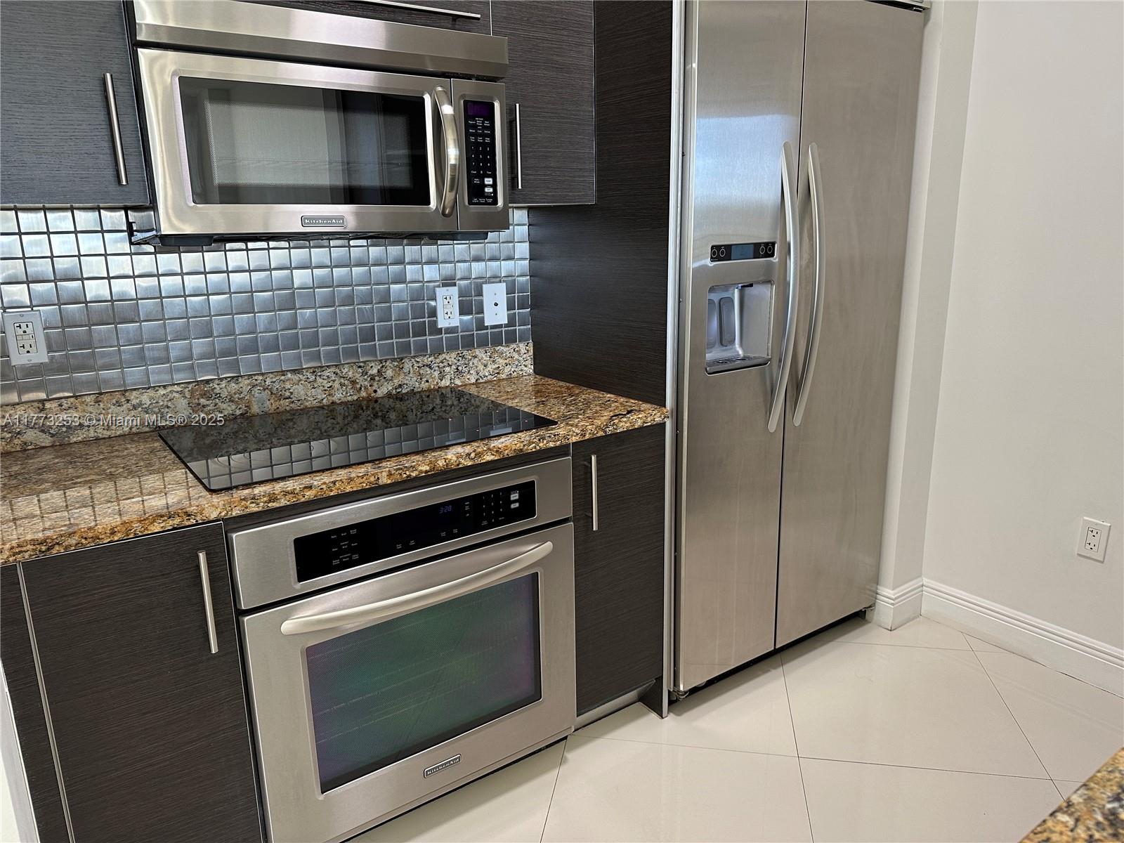 CITYPLACE SOUTH TOWER CON - Residential