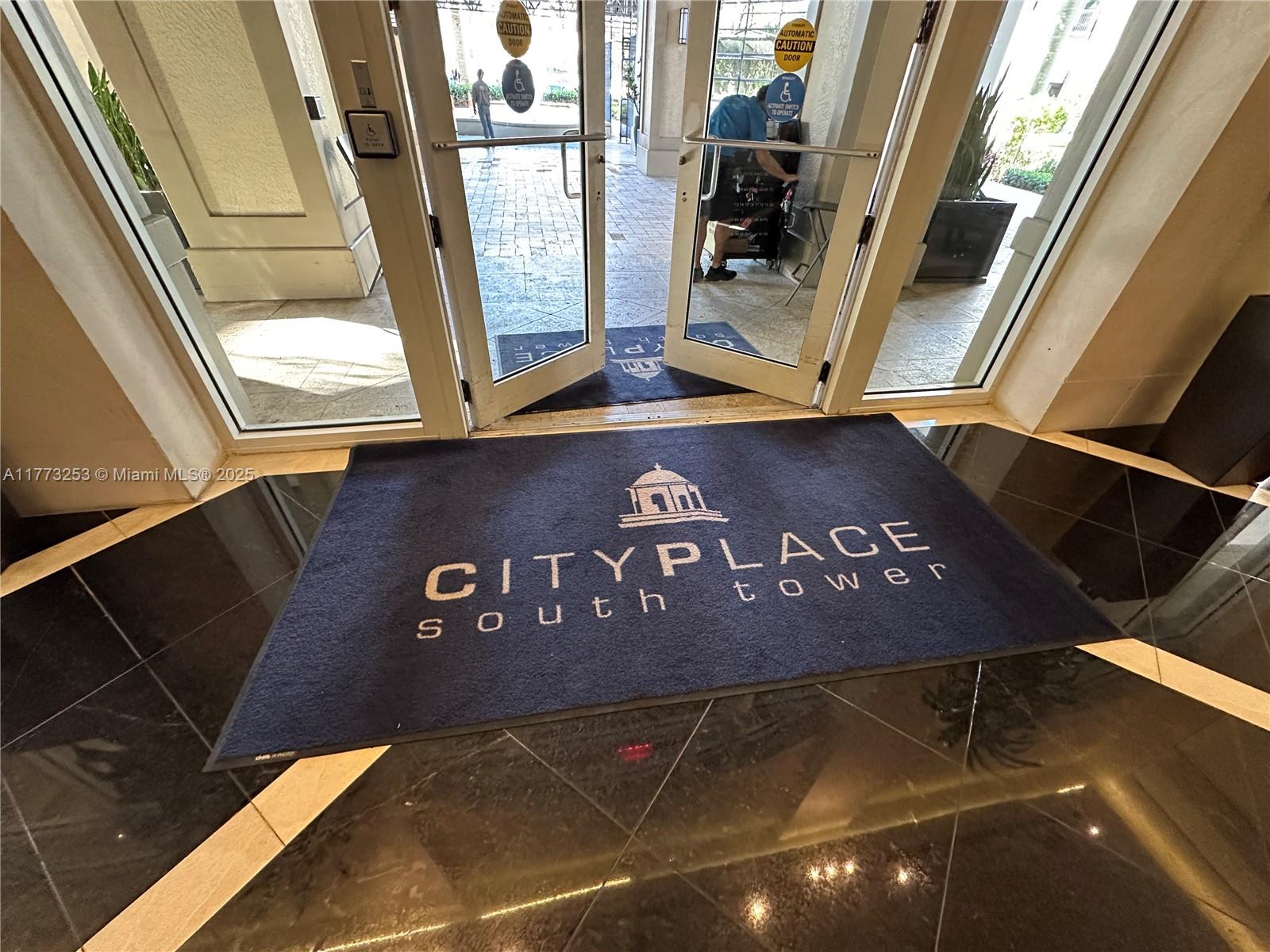 CITYPLACE SOUTH TOWER CON - Residential