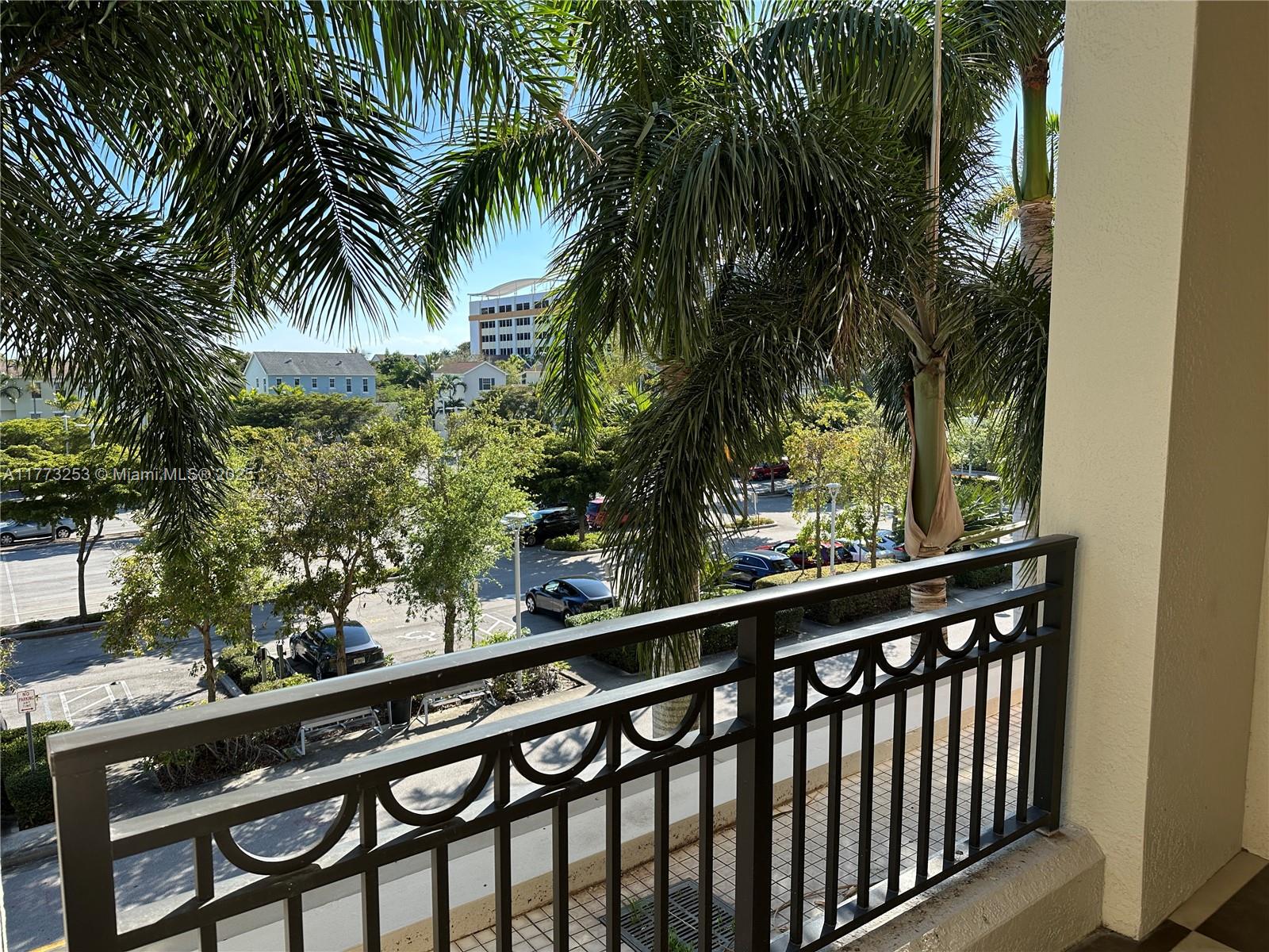 CITYPLACE SOUTH TOWER CON - Residential
