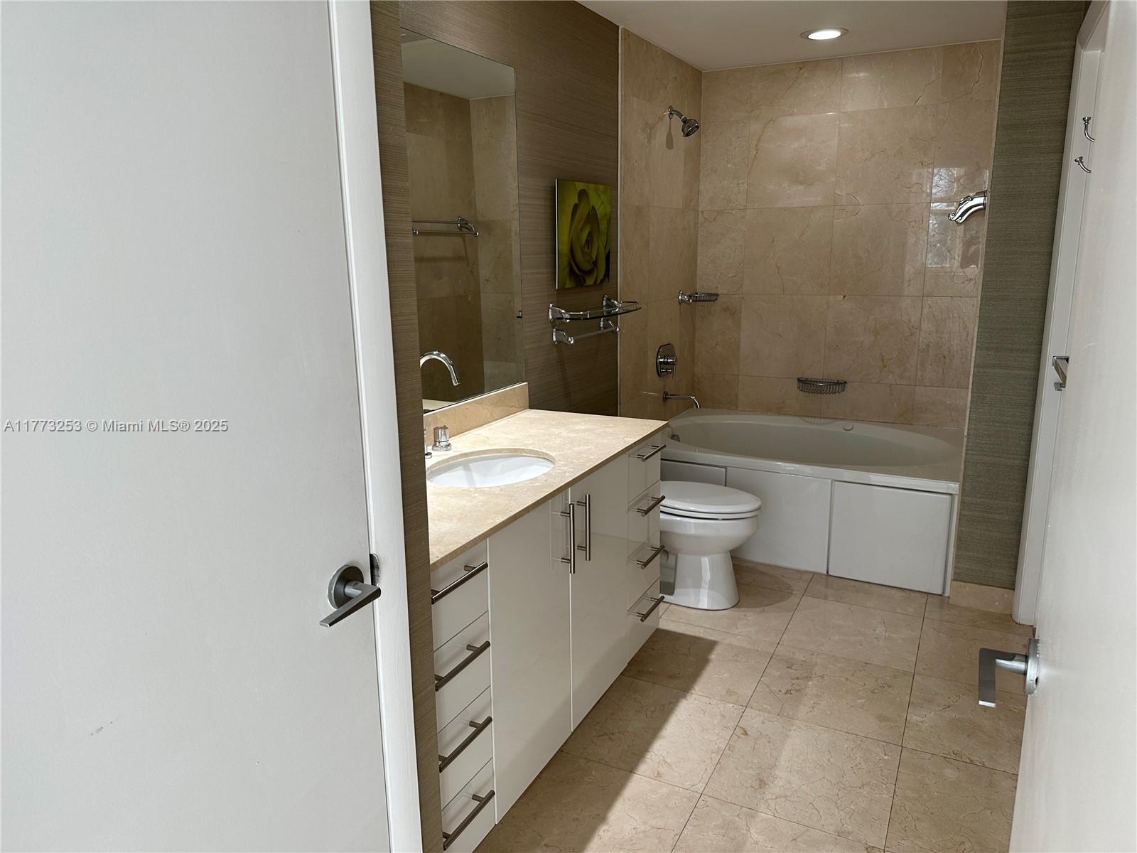 CITYPLACE SOUTH TOWER CON - Residential