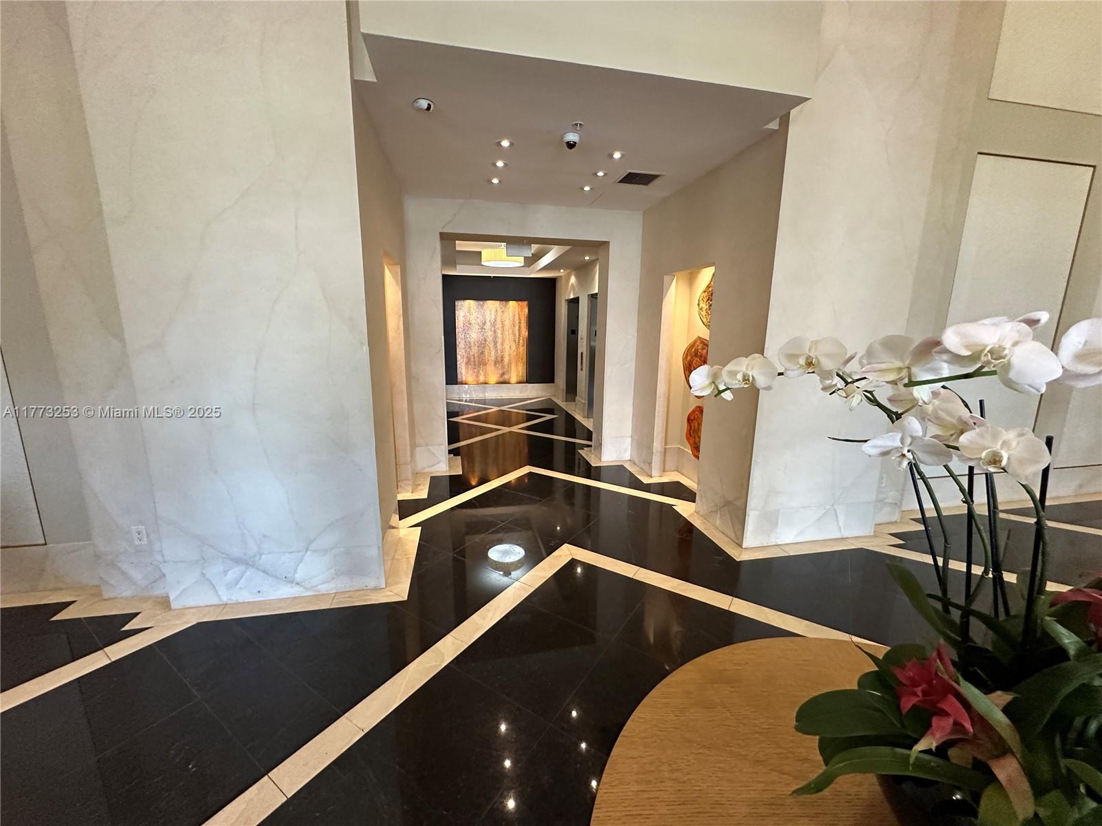 CITYPLACE SOUTH TOWER CON - Residential