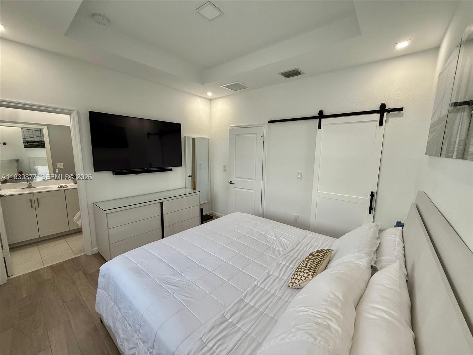 ENCLAVE SOUTH PHASE 2 - Residential