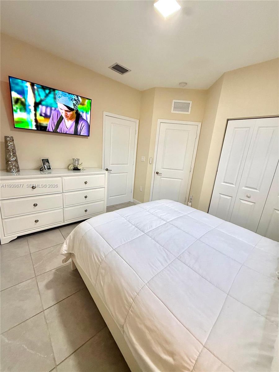 ENCLAVE SOUTH PHASE 2 - Residential