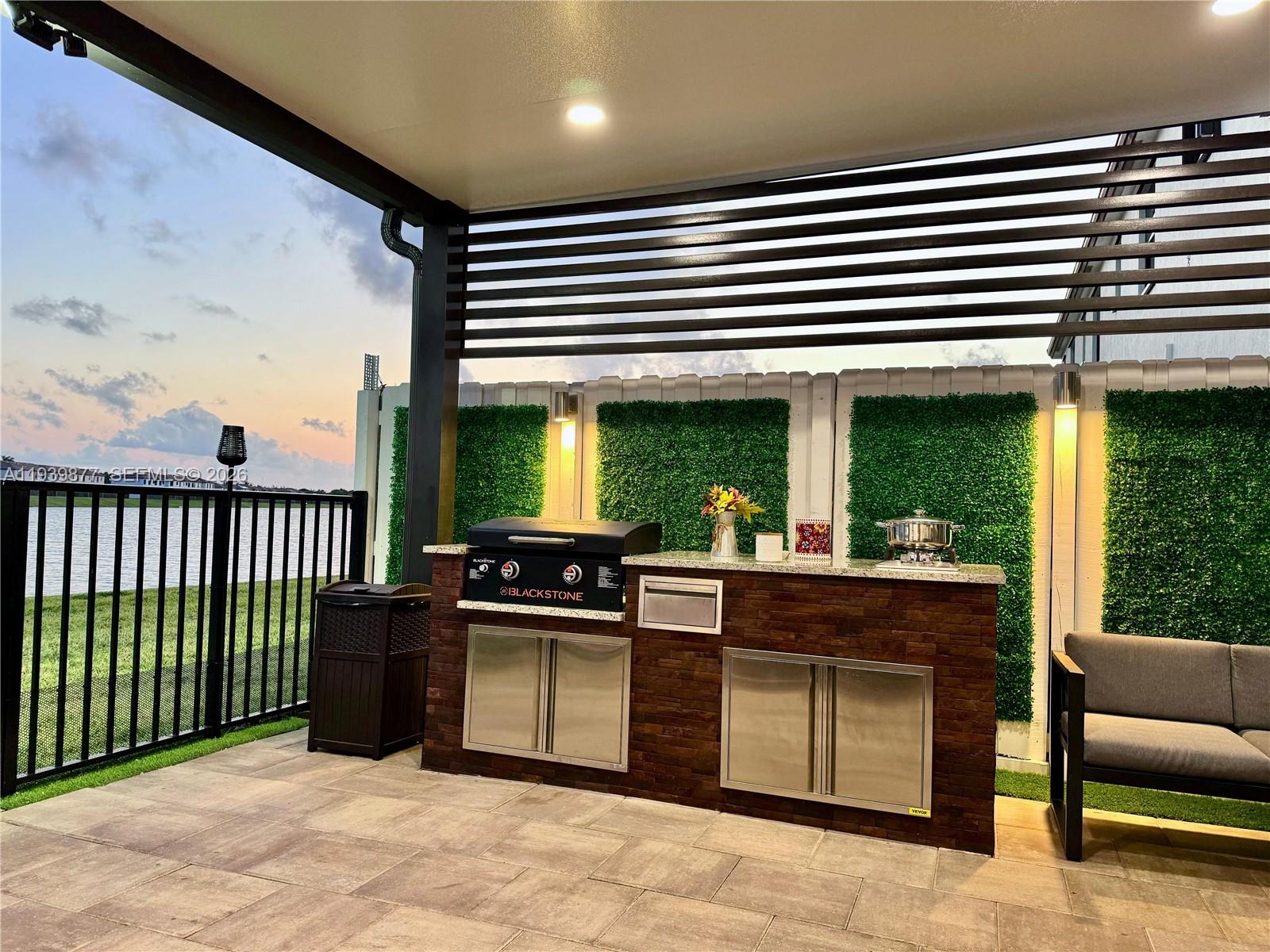 ENCLAVE SOUTH PHASE 2 - Residential