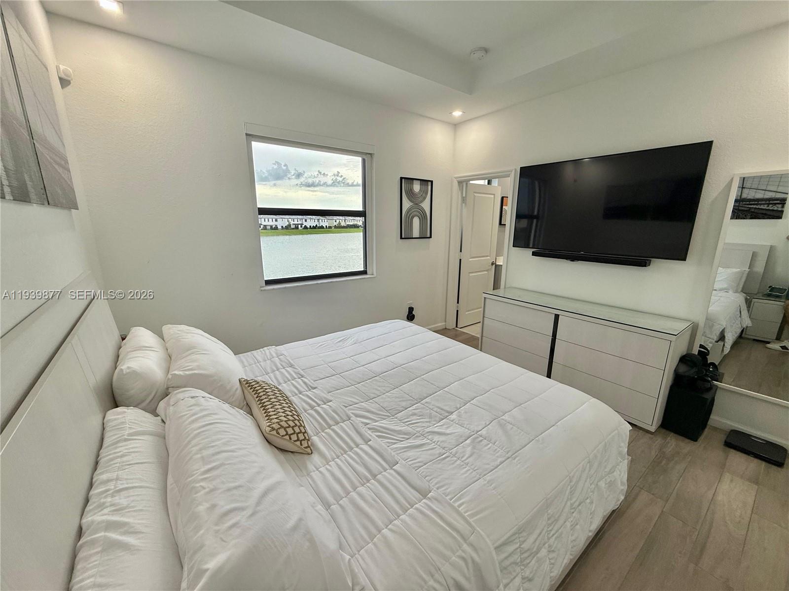 ENCLAVE SOUTH PHASE 2 - Residential