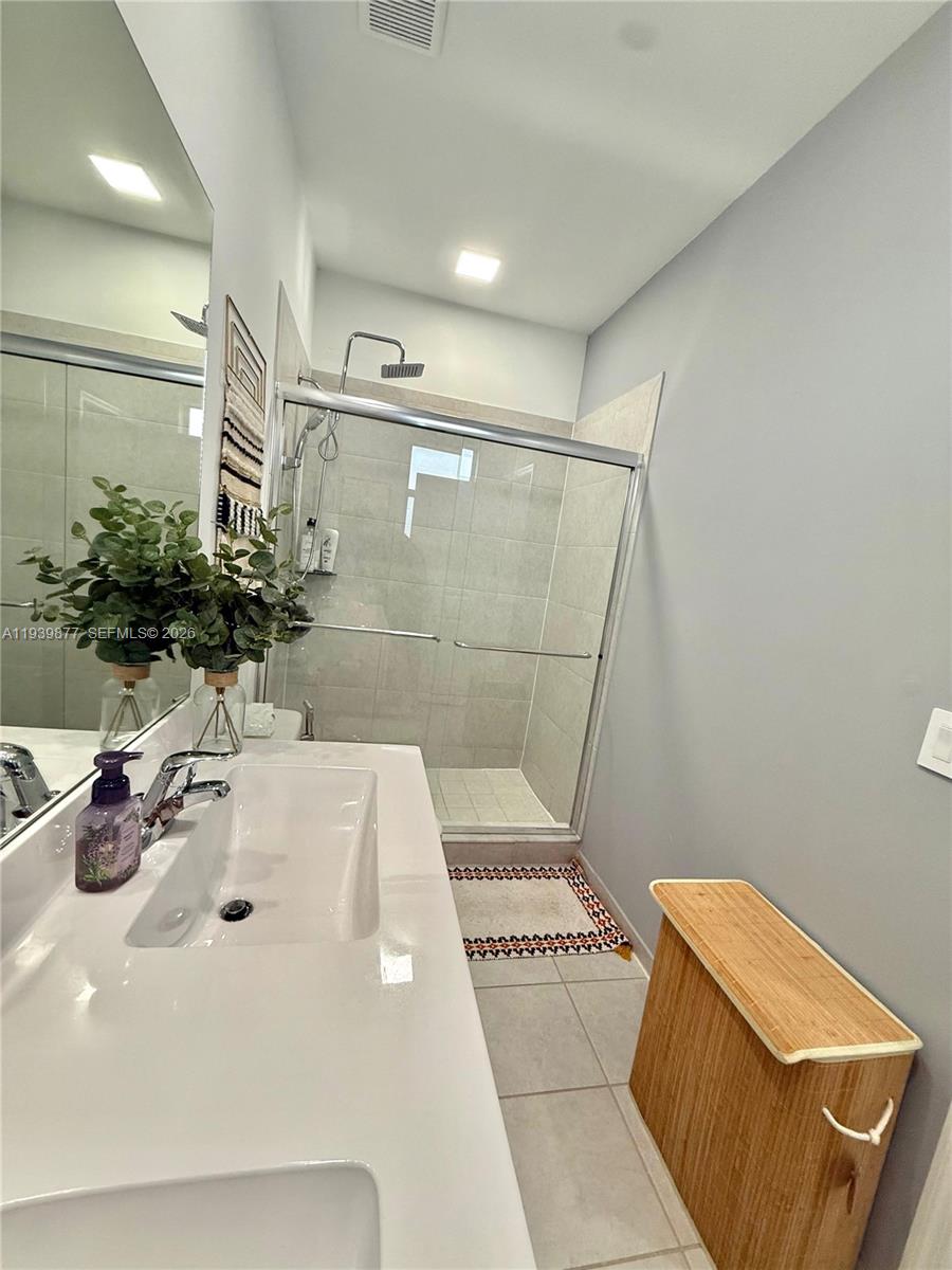 ENCLAVE SOUTH PHASE 2 - Residential