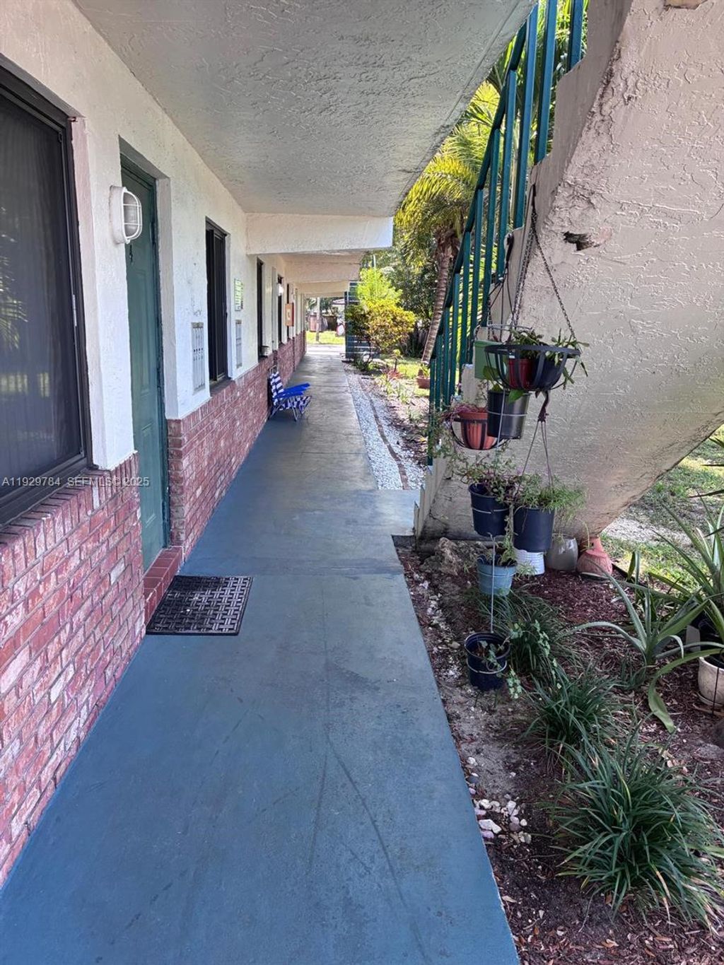 Photo of 1028 NE 39th Dr #1, Oakland Park, FL 33334 (MLS # A11929784)