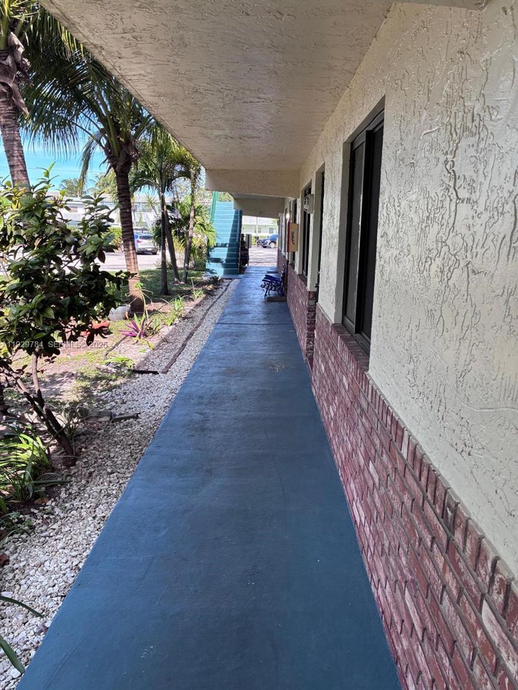 Photo of 1028 NE 39th Dr #1, Oakland Park, FL 33334 (MLS # A11929784)