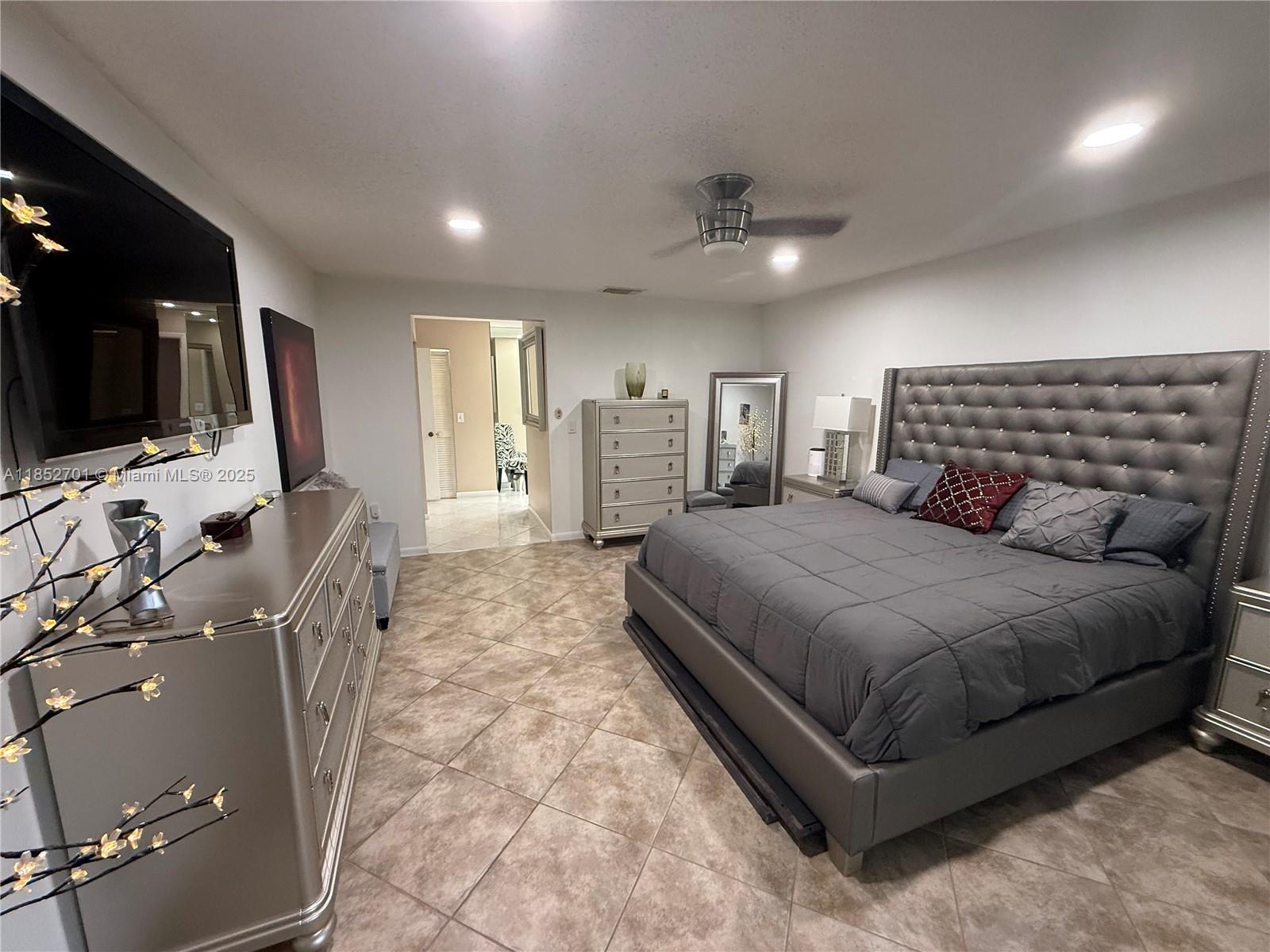 GLADES OF BOCA LAGO CONDO - Residential