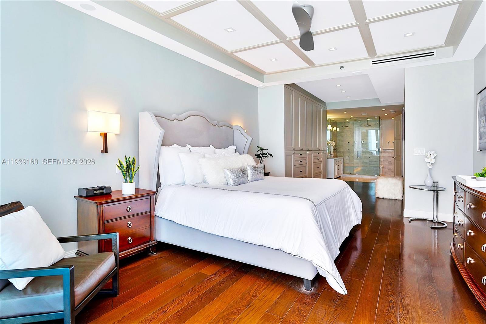 CONTINUUM ON SOUTH BEACH - Residential