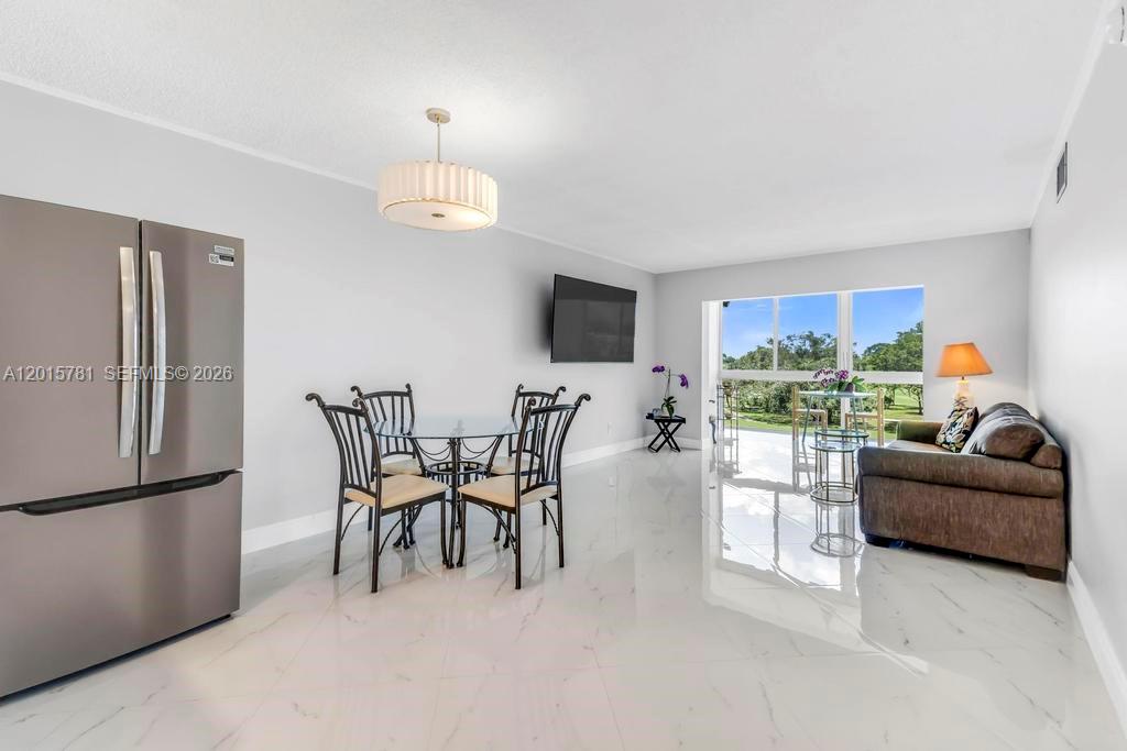 ORIOLE GOLF & TENNIS CLUB - Residential
