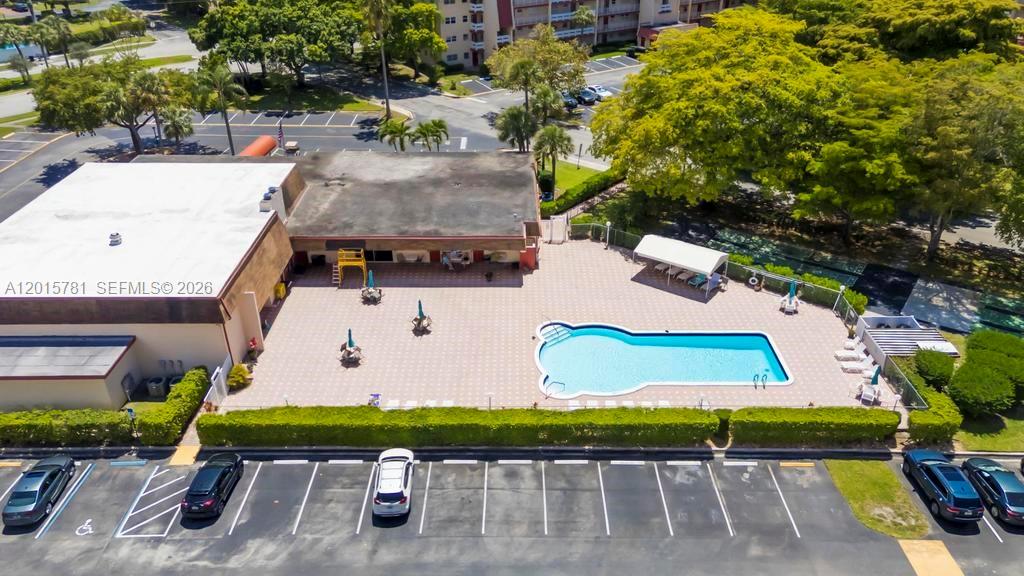 ORIOLE GOLF & TENNIS CLUB - Residential