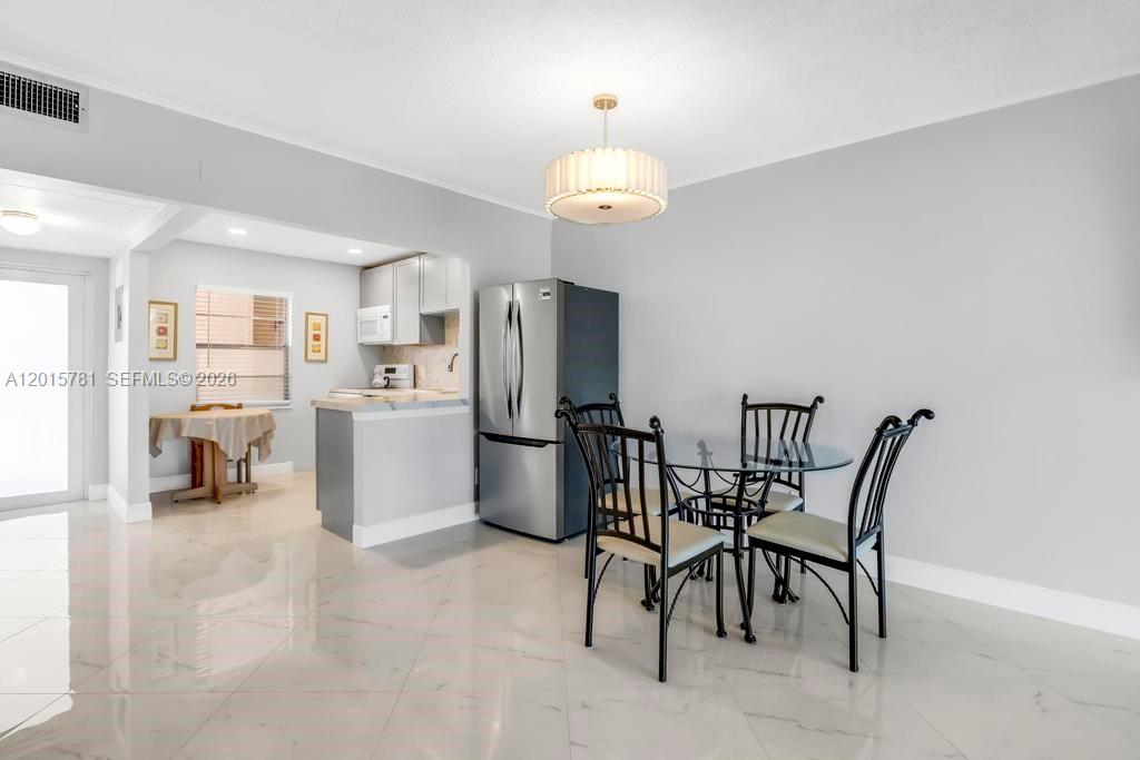 ORIOLE GOLF & TENNIS CLUB - Residential