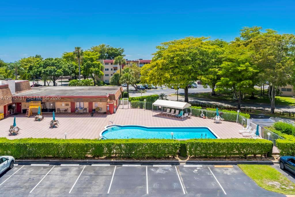 ORIOLE GOLF & TENNIS CLUB - Residential
