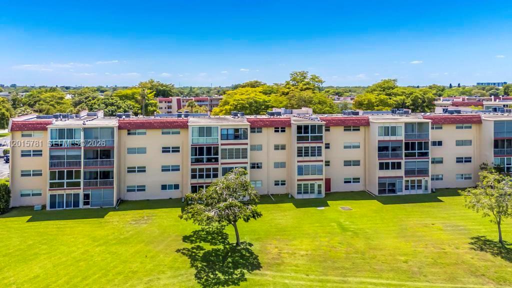 ORIOLE GOLF & TENNIS CLUB - Residential