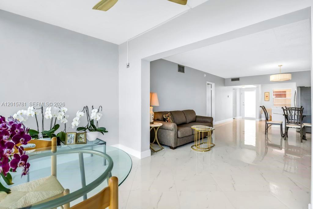 ORIOLE GOLF & TENNIS CLUB - Residential