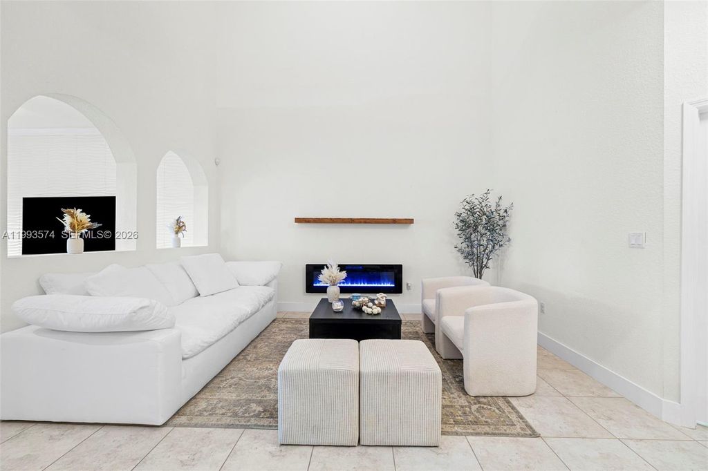 Photo of 2338 SE 16th Ter, Homestead, FL 33035 (MLS # A11993574)