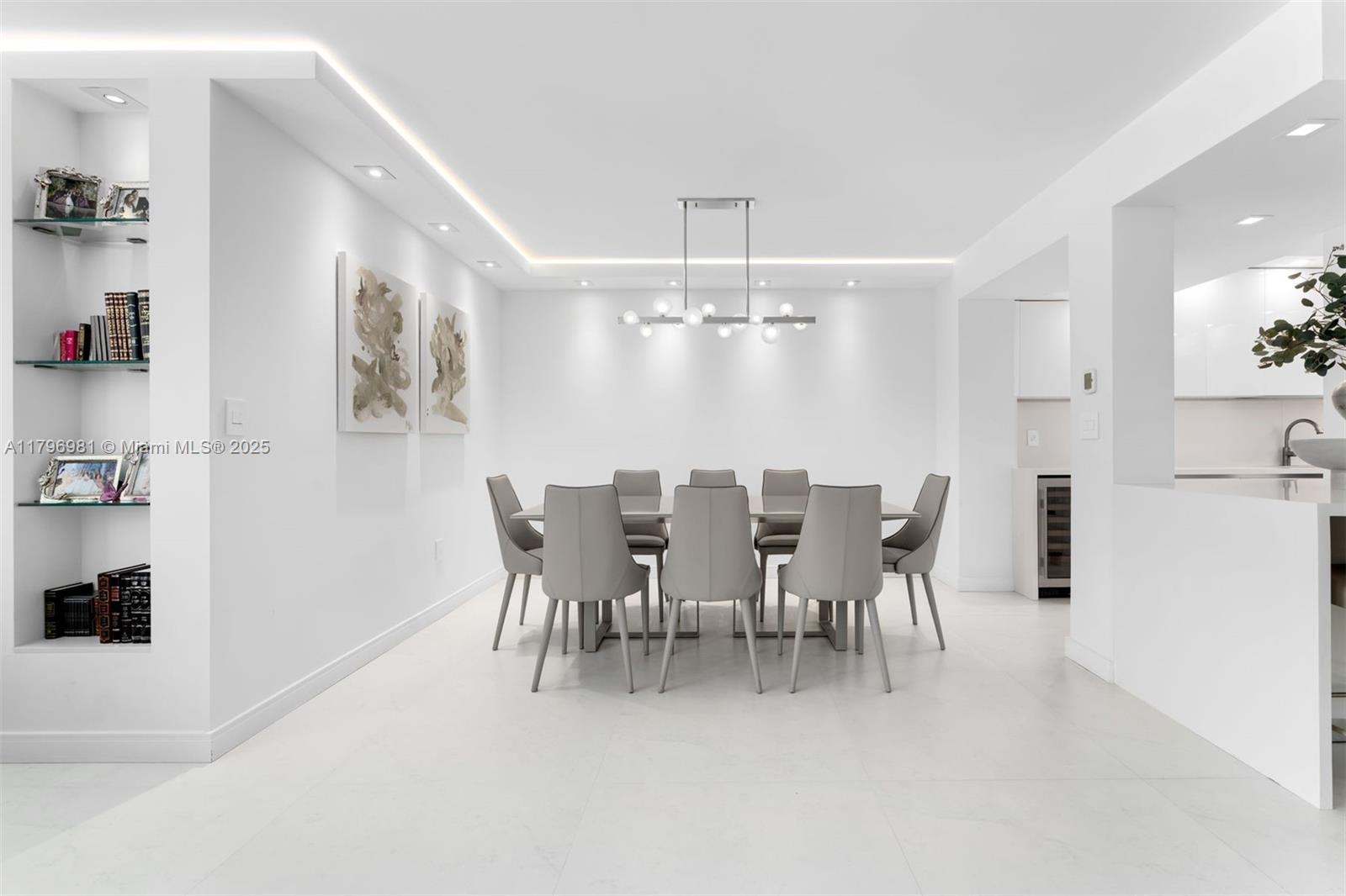 BALMORAL CONDO - Residential