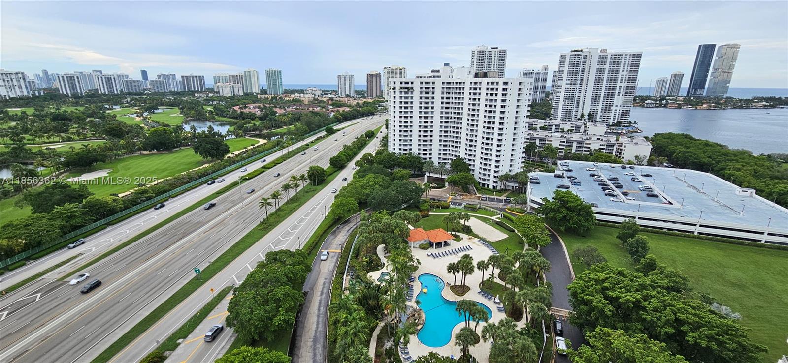PARC CENTRAL AVENTURA SOU - Residential Lease