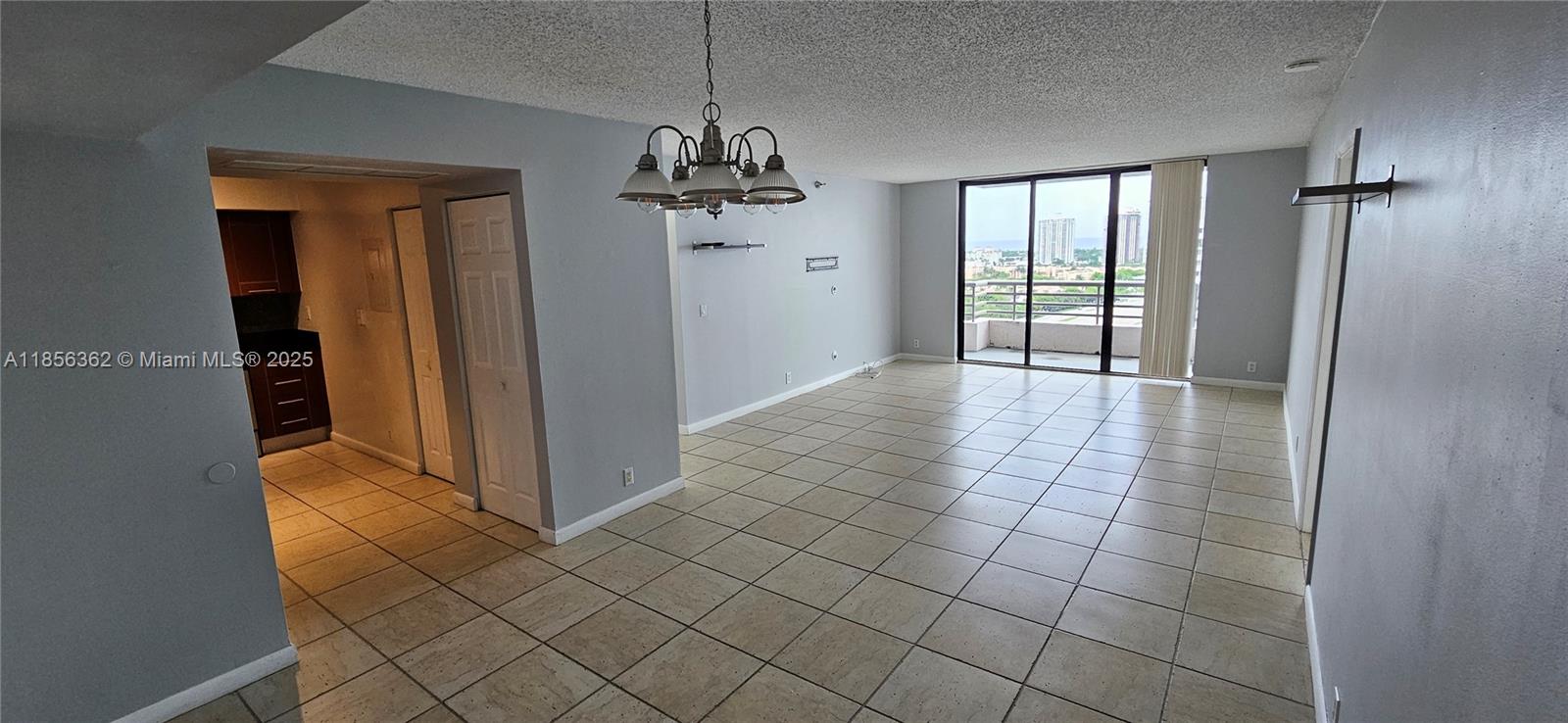 PARC CENTRAL AVENTURA SOU - Residential Lease