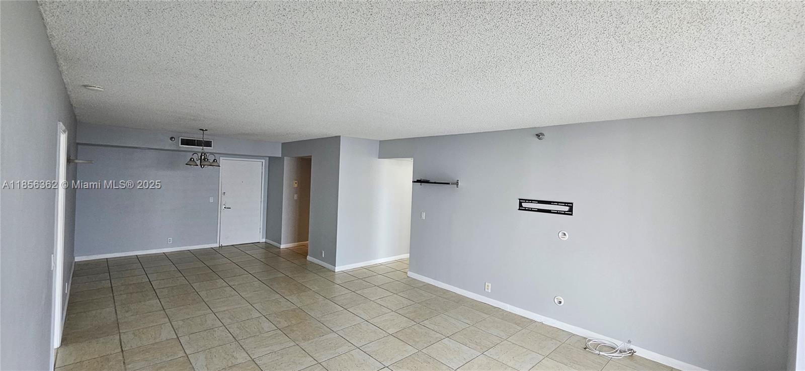 PARC CENTRAL AVENTURA SOU - Residential Lease